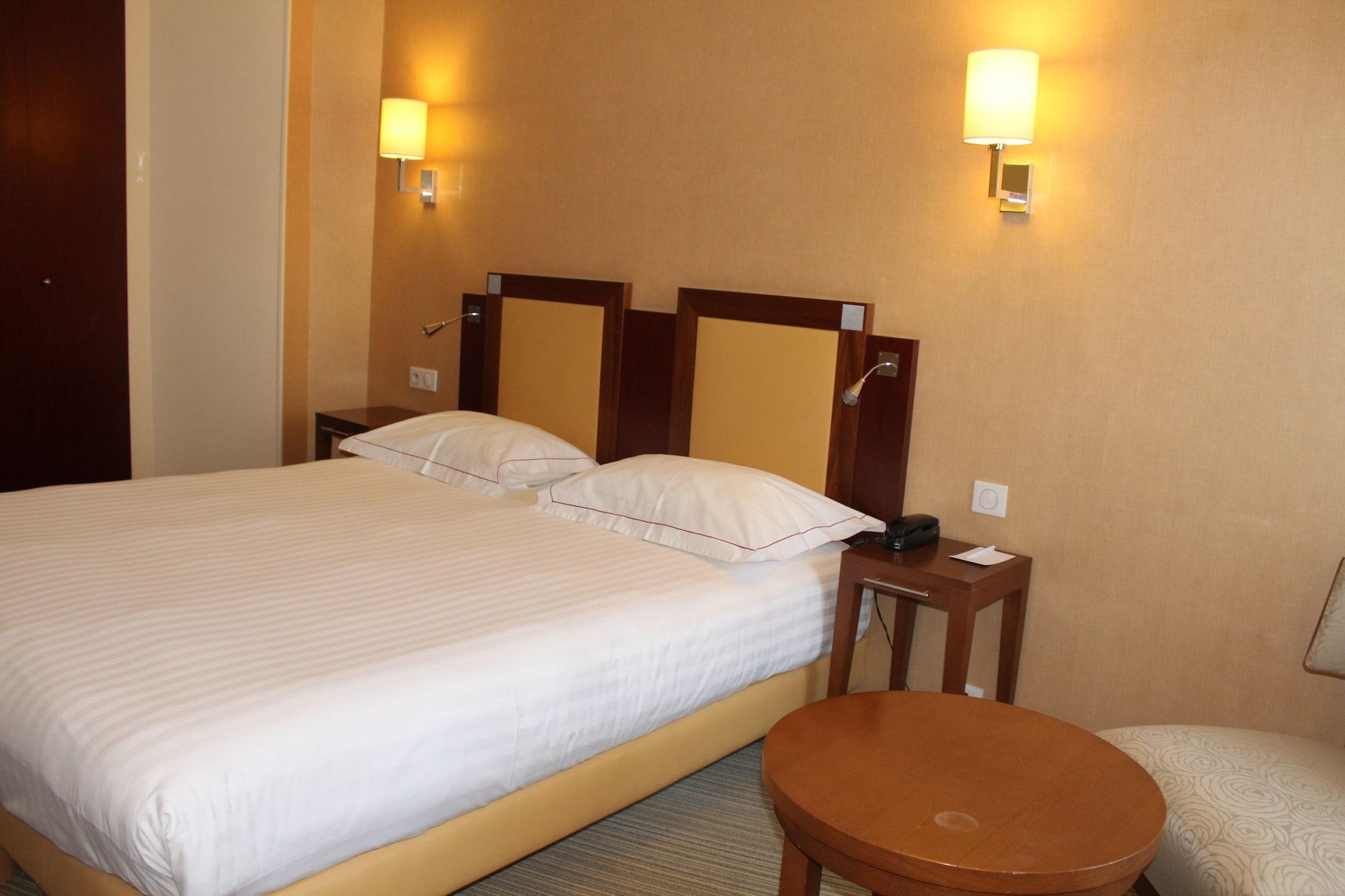 Best Western Plus Hotel D'Angleterre Bourges Exterior photo
